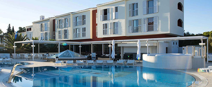 HUDA CENA za poletne počitnice na Korčuli v hotelu z ba - Kuponko.si