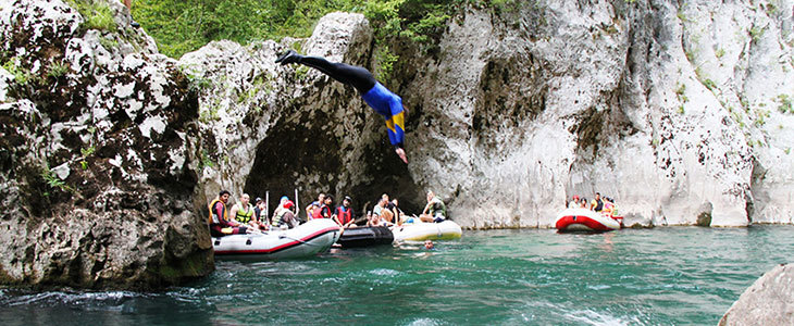HUDA CENA za adrenalinski rafting na Neretvi s polnim p - Kuponko.si