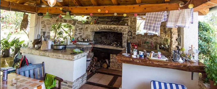 HUDA CENA za sproščen dopust v dalmatinski hiši ob kris - Kuponko.si