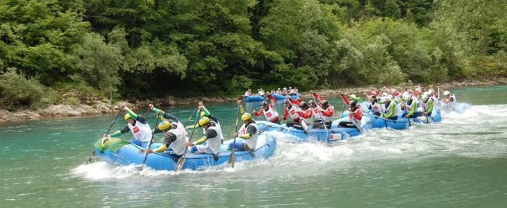 HUDA CENA za adrenalinski odklop - rafting na reki Tari - Kuponko.si
