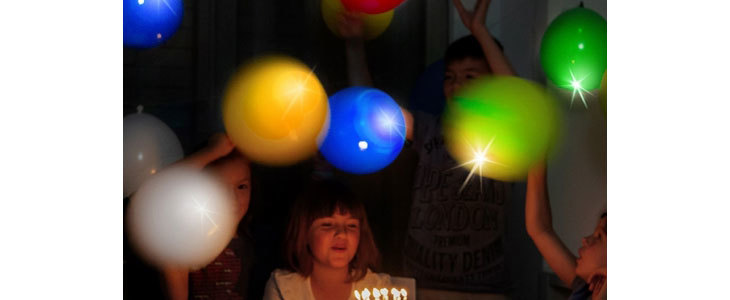 72% popust na 15 LED balonov 5 različnih barv za popest - Kuponko.si