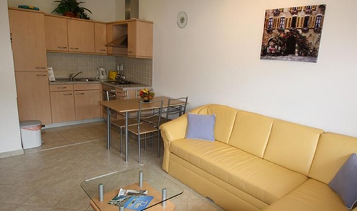 HUDA CENA za oddih v apartmajih v središču ali v okolic - Kuponko.si