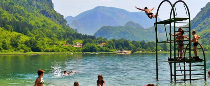 Do HUDA CENA na adrenalinski rafting na Neretvi s polni - Kuponko.si