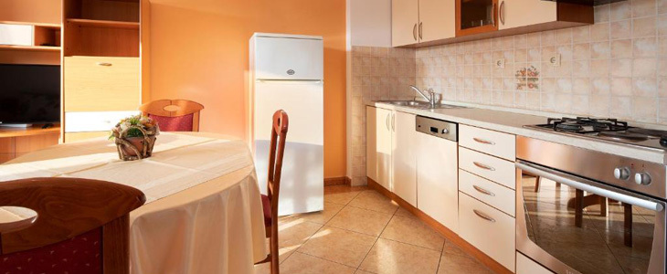 HUDA CENA za družinske počitnice v hotelu z zunanjim ba - Kuponko.si
