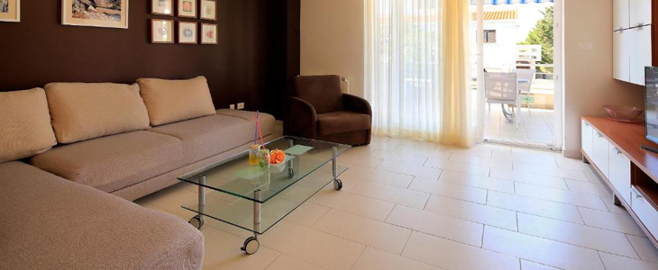 Otog Pag! HUDA CENA za bivanje v ekskluzivni apartmajsk - Kuponko.si