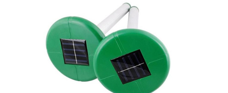 Popoln vrt! HUDA CENA na 2 učinkovita solarna odganjalc - Kuponko.si