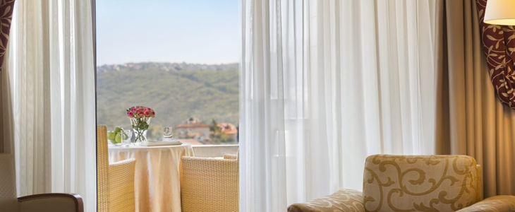 HUDA CENA za luksuzen oddih v hotelu 5* z zunanjim baze - Kuponko.si