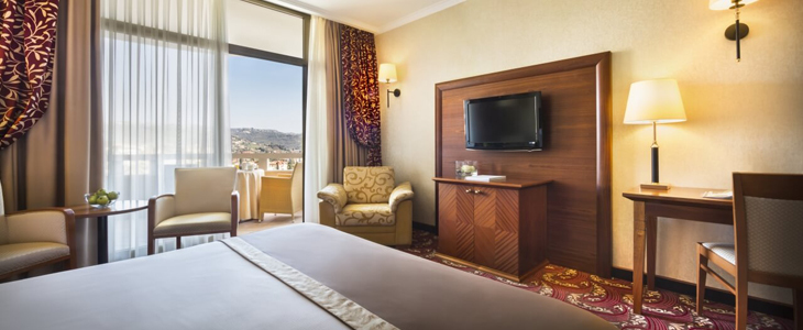 HUDA CENA za luksuzen oddih v hotelu 5* z zunanjim baze - Kuponko.si