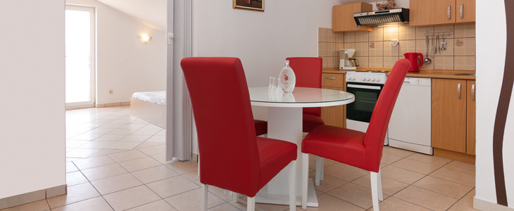 HUDA CENA za oddih v modernih apartmajih z bazenom le n - Kuponko.si