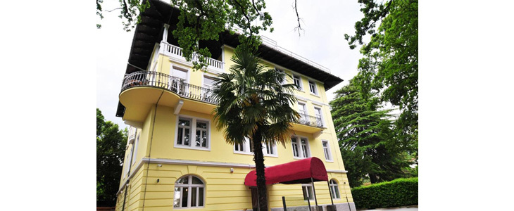 HUDA CENA za oddih v vili ob sprehajalni poti Lungomare - Kuponko.si