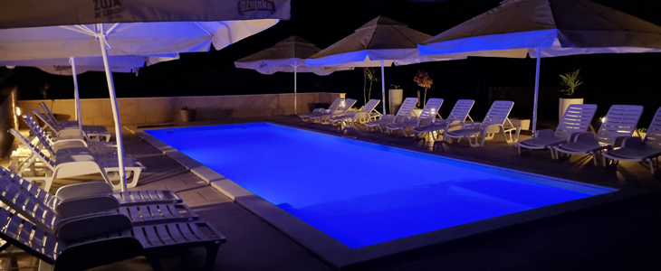 HUDA CENA za oddih s polpenzionom v hotelu ob plaži z o - Kuponko.si