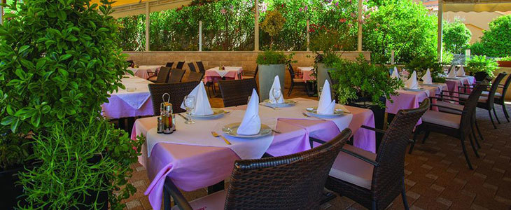 HUDA CENA za oddih s polpenzionom v hotelu ob plaži z o - Kuponko.si