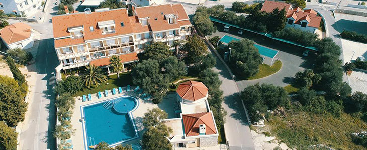 HUDA CENA za družinske počitnice v hotelu z zunanjim ba - Kuponko.si