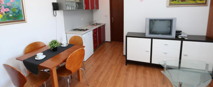 HUDA CENA za najem družinskega apartmaja na Pagu z upor - Kuponko.si