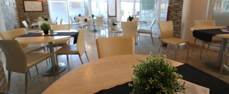 HUDA CENA za najem družinskega apartmaja na Pagu z upor - Kuponko.si