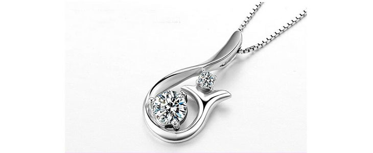 Kar 69% popust na srebrno verižico s Swarovski® element - Kuponko.si