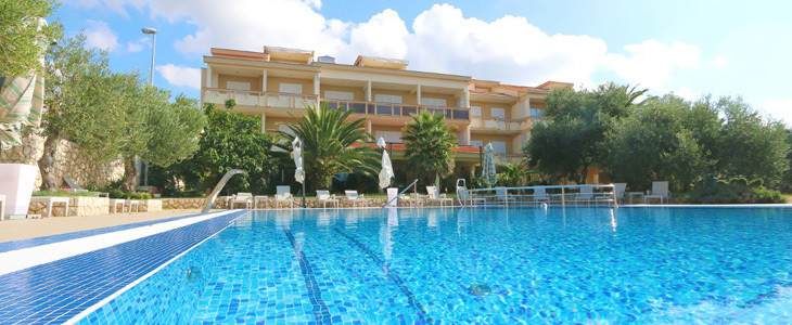 HUDA CENA za oddih na otoku Pag v hotelu z zunanjim baz - Kuponko.si