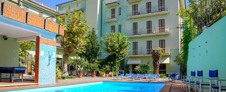 HUDA CENA za oddih v hotelu s polpenzionom in zunanjim - Kuponko.si