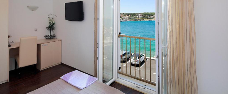 HUDA CENA za oddih s polpenzionom v hotelu ob plaži z o - Kuponko.si