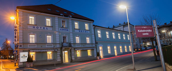 HUDA CENA za wellness zasebni zakup v dvoje v prenovlje - Kuponko.si