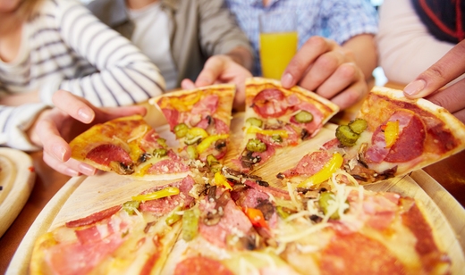 Do -51% popust na slastno pizzo po izbiri v samem centr - Kuponko.si