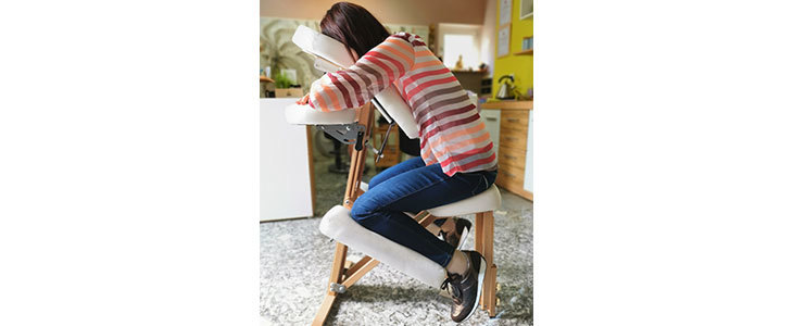 Studio Innana: 30-minutna masaža hrbta na stolu - Kuponko.si