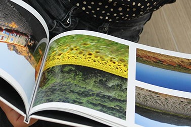 Kakovostna fotoknjigo A4 z vašimi najljubšimi fotografi Kakovostna fotoknjigo A4 z vašimi najljubšimi fotografi