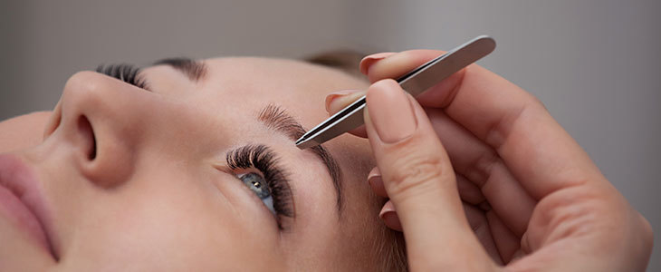 Oblikovanje obrvi po metodi Anastasia Beverly Hills - Kuponko.si