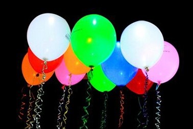 6 LED balonov za popestritev rojstnodnevne zabave 6 LED balonov za popestritev rojstnodnevne zabave
