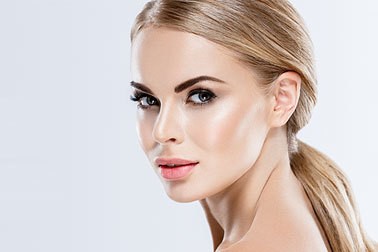 Oblikovanje obrvi po metodi Anastasia Beverly Hills Oblikovanje obrvi po metodi Anastasia Beverly Hills