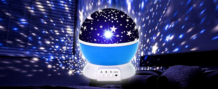 Vrteči projektor zvezdno nebo s 7 LED barvami - Kuponko.si