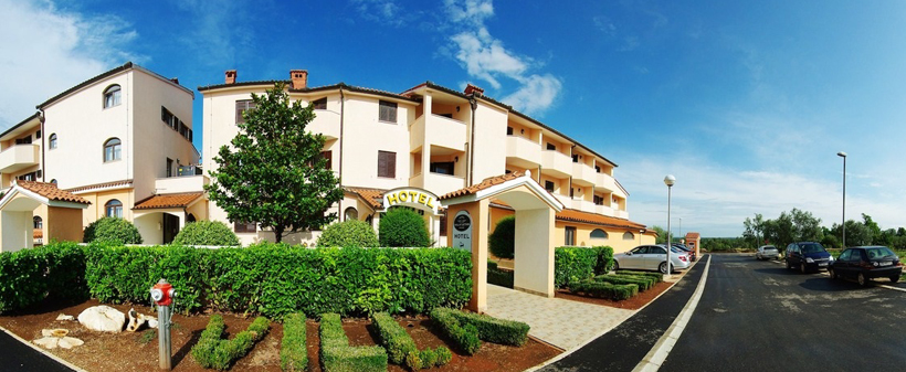 Hotel Villa Letan****, Peroj: polpenzion, maškare - Kuponko.si