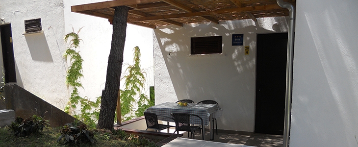 Rajski dalmatinski otoček! Počitnice v Apartmajih Šolta - Kuponko.si
