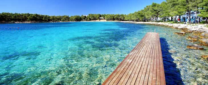 Crvena Luka 4*, Biograd na Moru: oddih s polpenzionom - Kuponko.si
