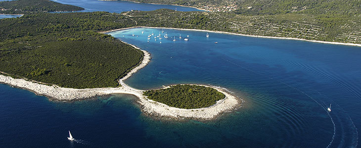  Villa Stari dvor 3* Ugljan: oddih s polpenzionom - Kuponko.si