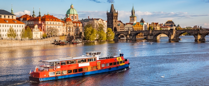goHolidays: 2-dnevni izlete v zlato Prago - Kuponko.si