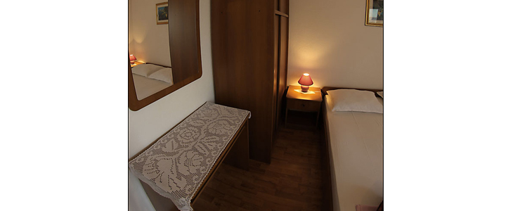 Apartmaji Marinko Naglić - Karlobag - Kuponko.si