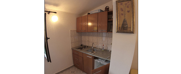 Apartmaji Marinko Naglić - Karlobag - Kuponko.si