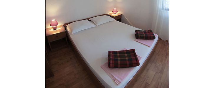 Apartmaji Marinko Naglić - Karlobag - Kuponko.si