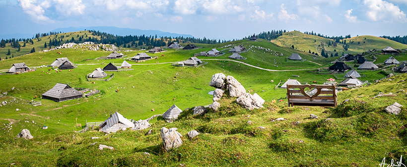 Velika planina resort, najem pristne koče - Kuponko.si
