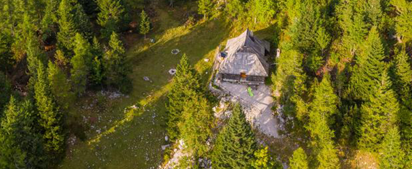 Velika planina resort, najem pristne koče - Kuponko.si