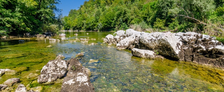 Kamp pezdirc, kampiranje ob reki Kolpi - Kuponko.si
