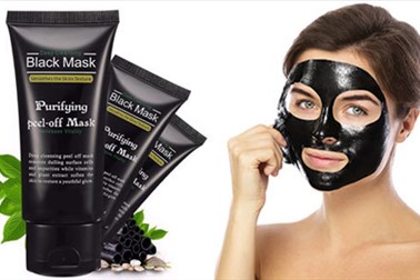 črna maska za odstranjevanje ogrcev 