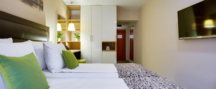 Hotel Pinija 4*, Petrčane: 2x nočitev s polpenzionom - Kuponko.si