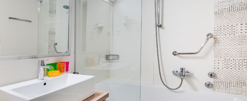 Hotel Pinija 4*, Petrčane: 2x nočitev s polpenzionom - Kuponko.si