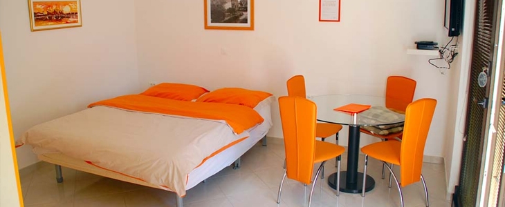 Apartmaji Vila Alpa 3*, oddih v Umagu - Kuponko.si