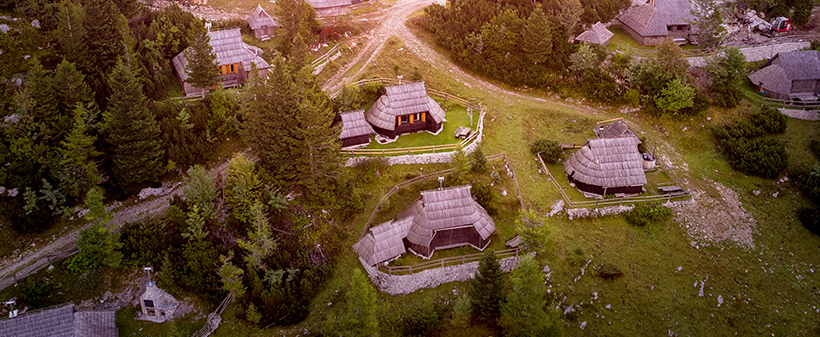 Velika planina resort, najem pristne koče - Kuponko.si