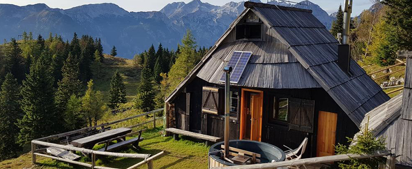 Velika planina resort, najem pristne koče - Kuponko.si