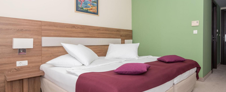 Hotel Park - oddih v dvoje v Makarski - Kuponko.si