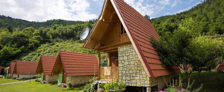 Kamp Dvije Vrbe - oddih v bungalovih v Bosni - Kuponko.si
